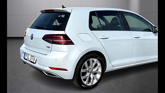 Volkswagen Golf VII 5 of 23