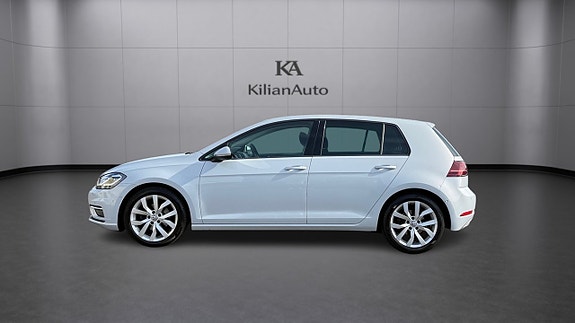 Volkswagen Golf VII 11 of 23
