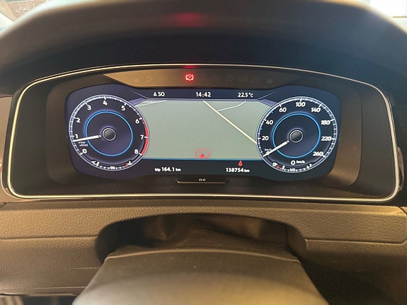 Volkswagen Golf VII 15 of 23