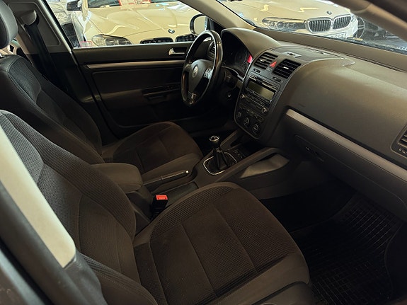 Volkswagen Golf V 10 of 12