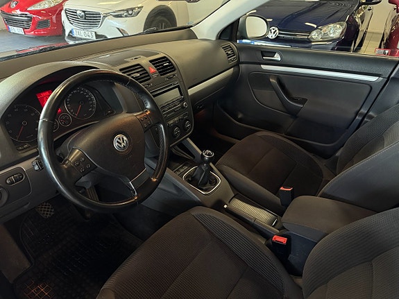 Volkswagen Golf V 9 of 12