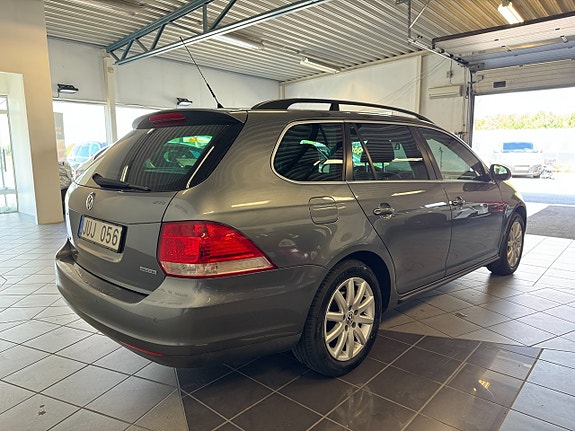 Volkswagen Golf V 2 of 12