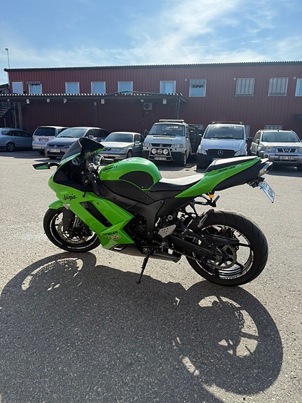 Kawasaki Ninja ZX-6R 6 of 9