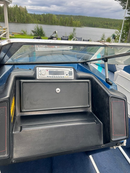 Bayliner 200hk, bromsad brenderup båtvagn 80km/h 8 of 14