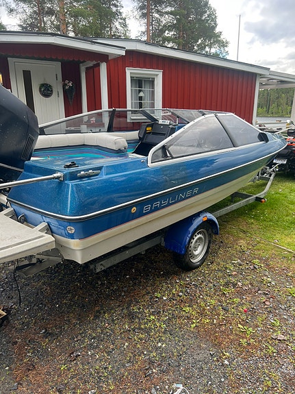 Bayliner 200hk, bromsad brenderup båtvagn 80km/h 2 of 14