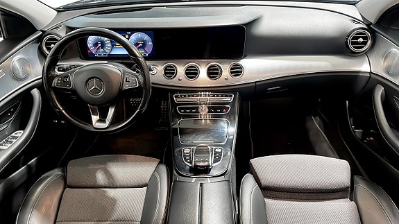 Mercedes-Benz E220 d 4 of 12
