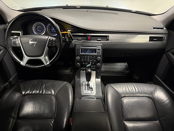 Volvo XC70 11 of 22