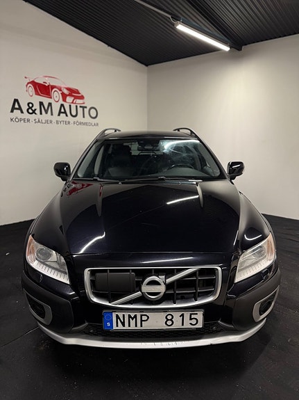 Volvo XC70 2 of 22
