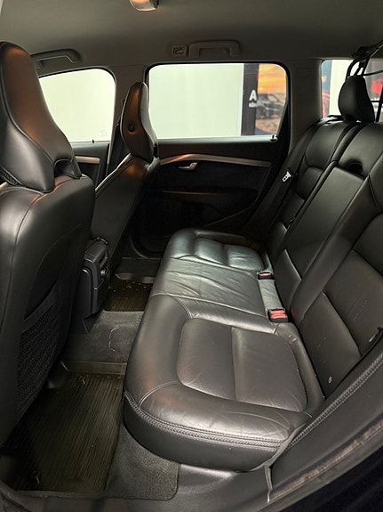 Volvo XC70 21 of 22