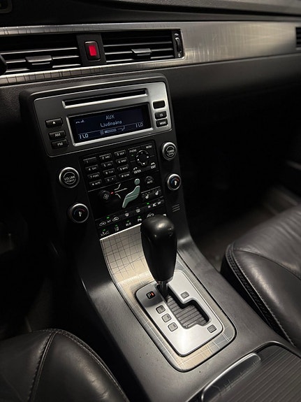 Volvo XC70 17 of 22