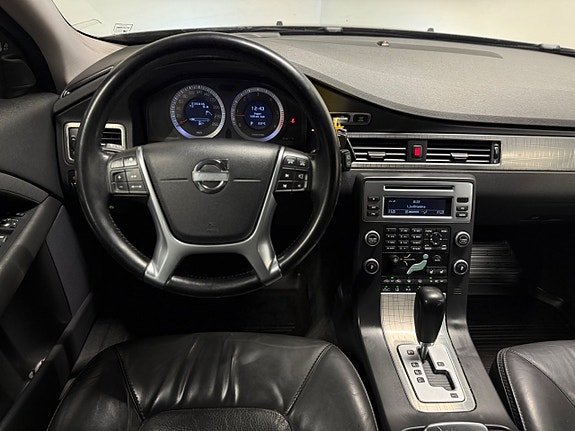 Volvo XC70 12 of 22