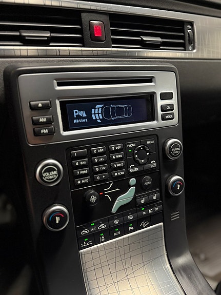 Volvo XC70 16 of 22