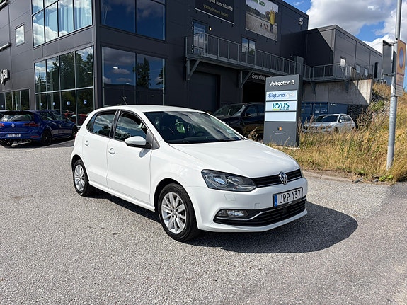 Volkswagen Polo 2 of 9