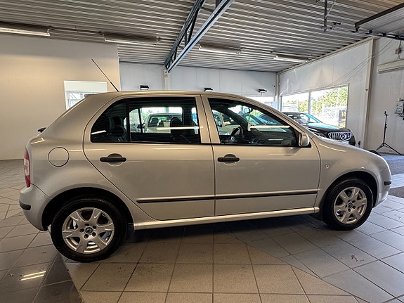 Skoda Fabia 3 of 12