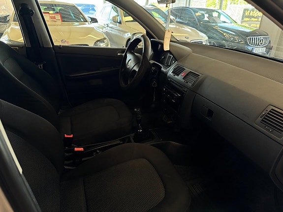 Skoda Fabia 11 of 12