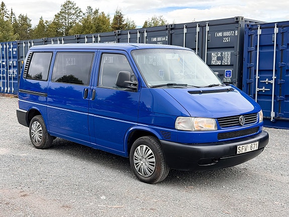 Volkswagen Caravelle 5 of 22