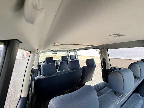 Volkswagen Caravelle 16 of 22