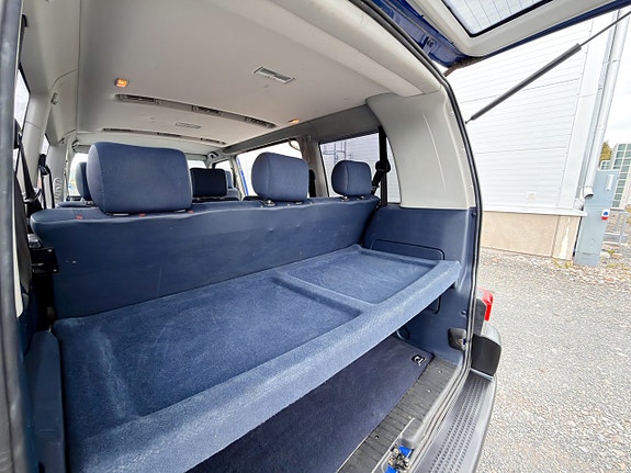 Volkswagen Caravelle 17 of 22