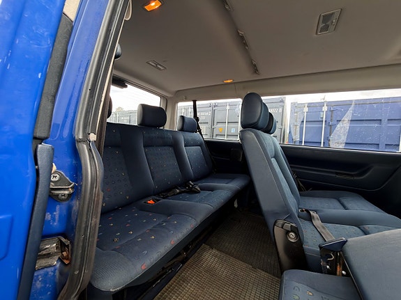 Volkswagen Caravelle 14 of 22