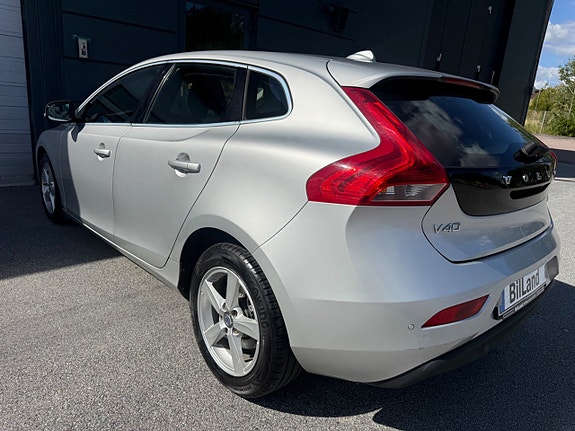 Volvo V40 6 of 13