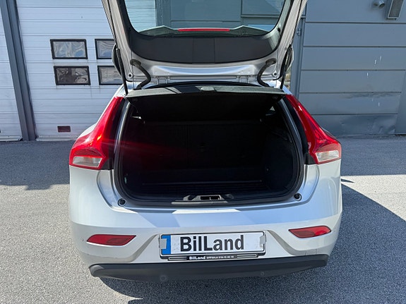 Volvo V40 13 of 13