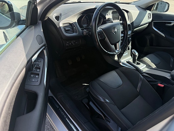 Volvo V40 7 of 13