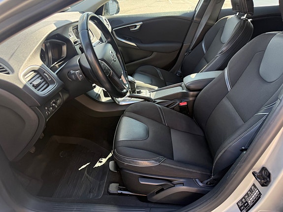 Volvo V40 10 of 13