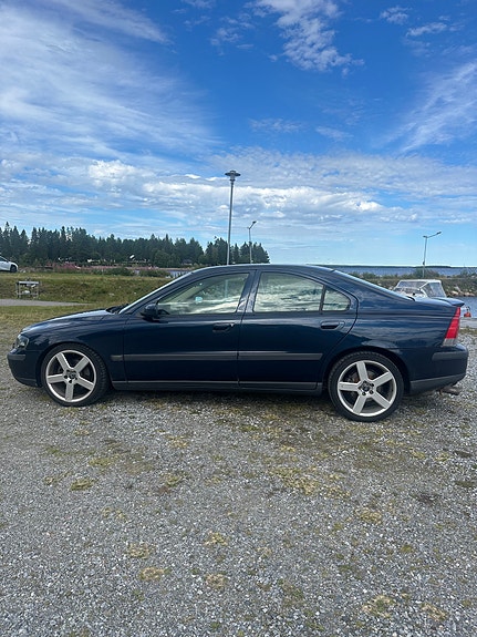 Volvo S60 2 of 10