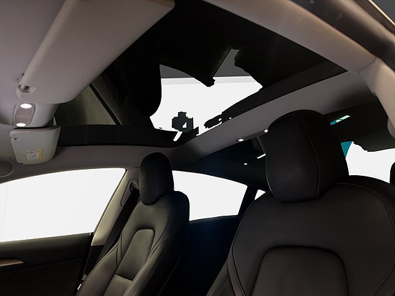 Tesla Model 3 14 of 25