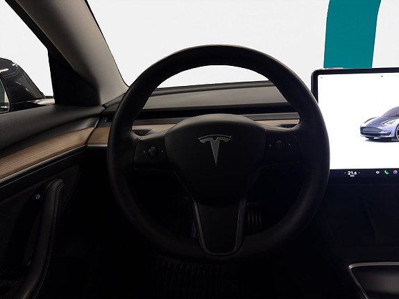 Tesla Model 3 19 of 25