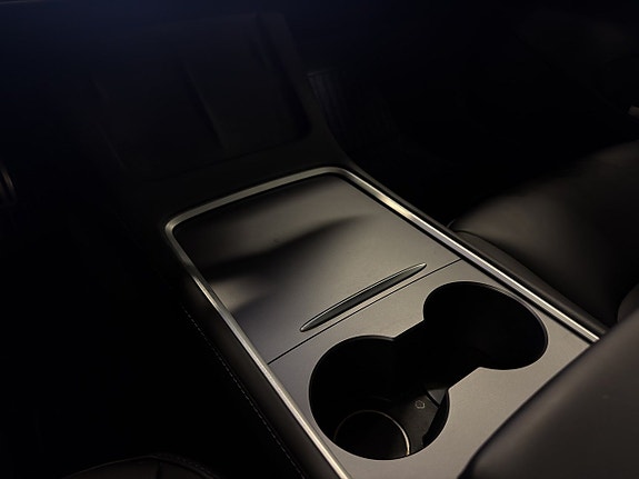 Tesla Model 3 13 of 25