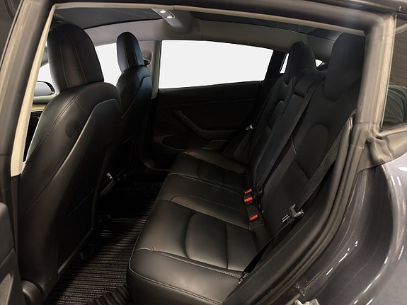 Tesla Model 3 18 of 25