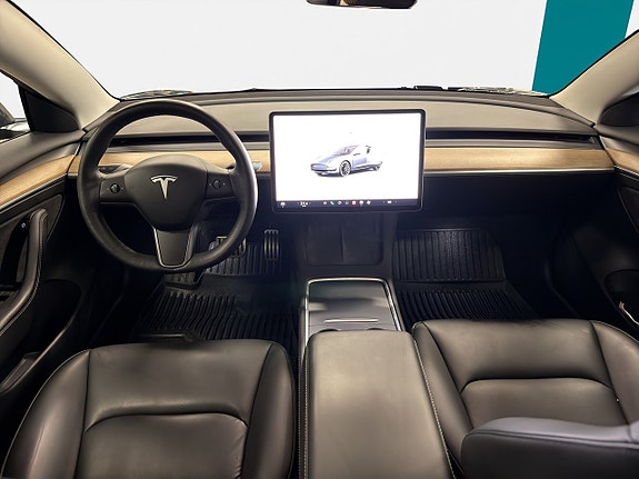 Tesla Model 3 20 of 25