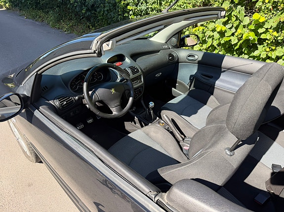 Peugeot 206 CC 11 of 13