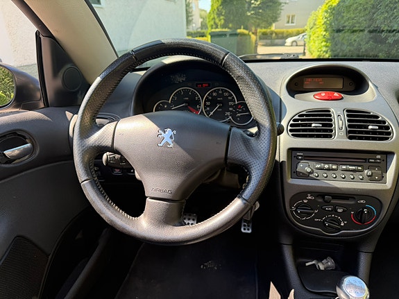Peugeot 206 CC 7 of 13