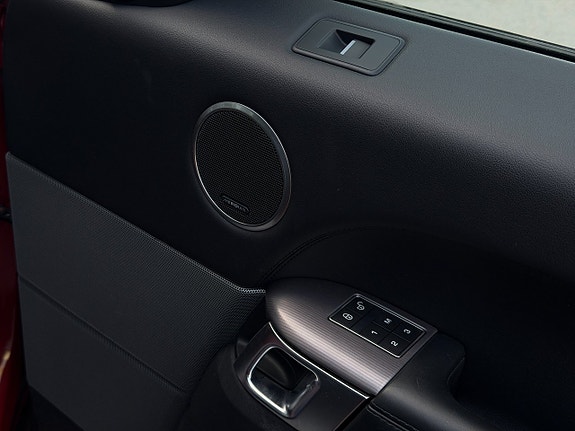 Land Rover Range Rover Sport 18 of 24