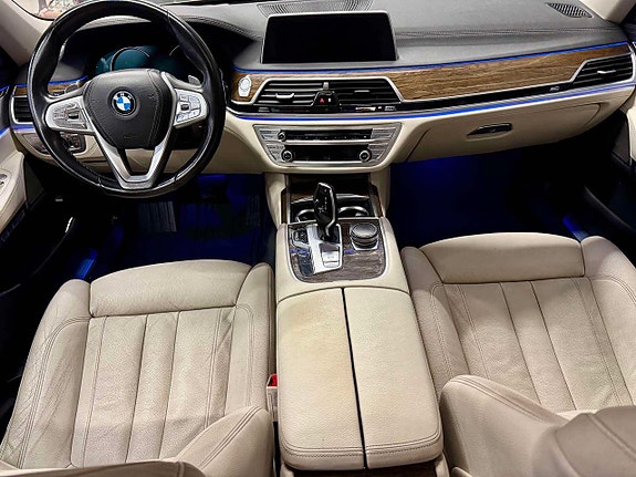 BMW 730 12 of 30
