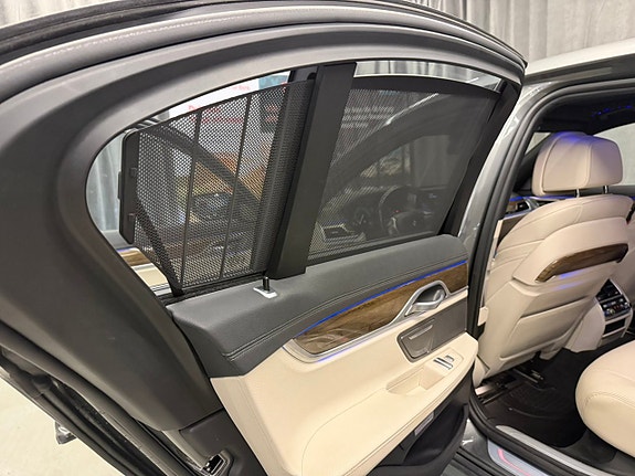 BMW 730 21 of 30
