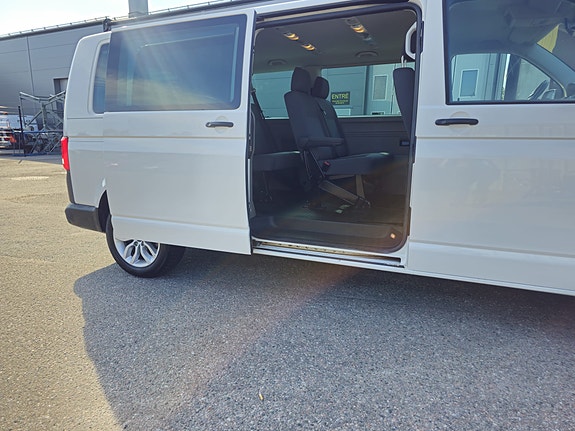 Volkswagen Caravelle 4 of 15