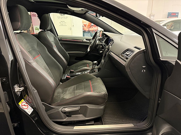 Volkswagen Golf I 16 of 30