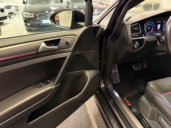 Volkswagen Golf I 12 of 30