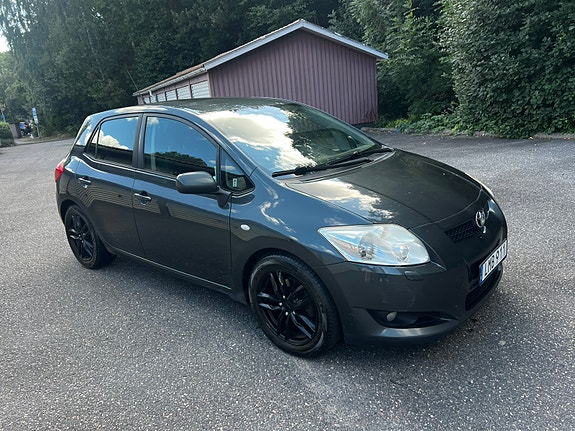 Toyota Auris 9 of 14