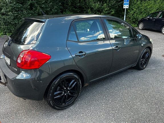 Toyota Auris 3 of 14