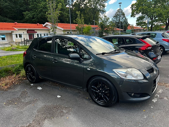 Toyota Auris 5 of 14