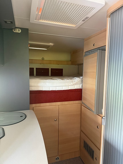 Knaus 3 of 8