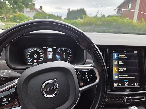 Volvo V90 Cross Country 3 of 4