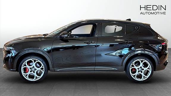 Alfa Romeo Tonale 6 of 12