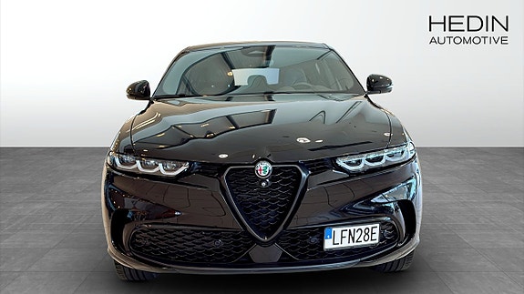 Alfa Romeo Tonale 8 of 12
