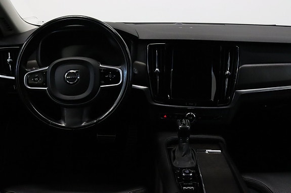 Volvo V90 Cross Country 13 of 30