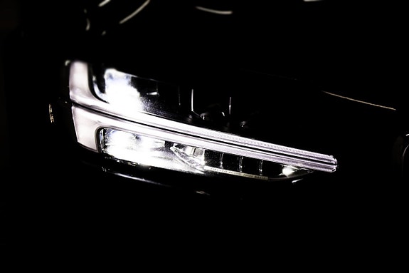 Volvo V90 Cross Country 9 of 30